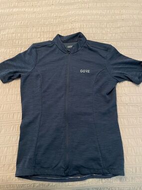 Gore Women’s cycling Jersey XS